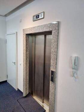 Aufzug - Büro in München zur Miete