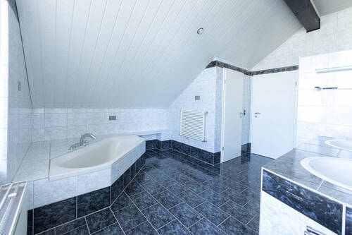 großzügiges Wellnessbad - 