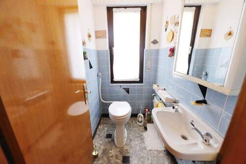WC - 