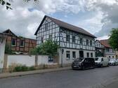 M8_1.jpg - ** ehem. Gehöft: 4-Seiten-Hof mit Wohnhaus, Scheune, Garagen, Nebengebäude **