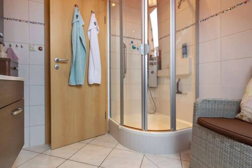 DG Duschbad Ansicht 2 - 