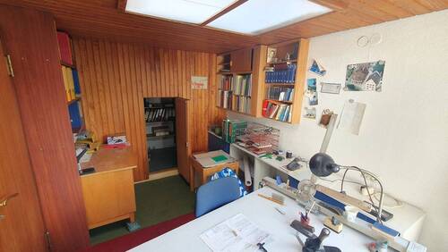 Büro mit Aktenraum, OG - 