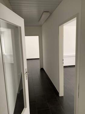 Büroflur - 7 Zimmer Büro in Siek