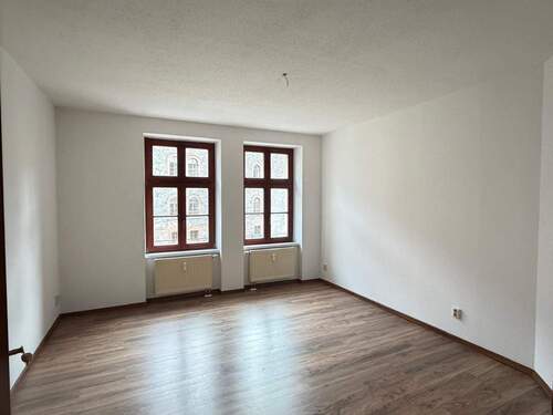 Leeres Zimmer mit Fenster - 