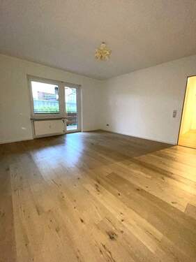 Geräumiges Wohnzimmer - 