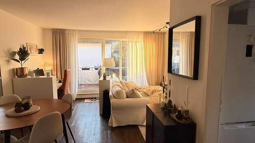 Wohnzimmer.jpg - 2 Zimmer Etagenwohnung zur Miete in Herzogenaurach