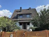 Eingangsbereich vom Vorgarten - 7 Zimmer Einfamilienhaus zum Kaufen in Mönchengladbach