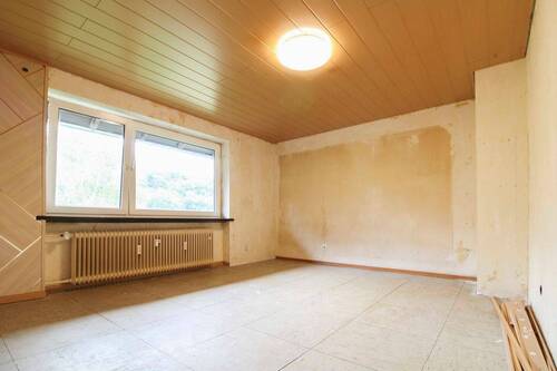 Wohnzimmer - 3 Zimmer Etagenwohnung zum Kaufen in Lüdenscheid