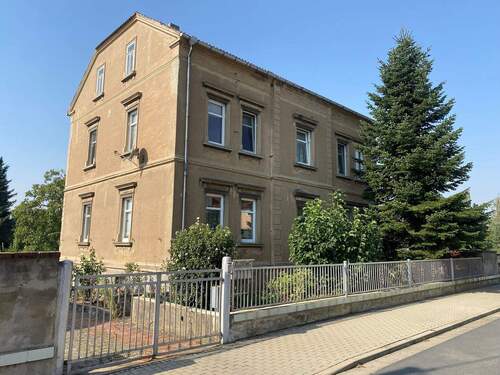 Bild 1 - Großzügiges Wohnhaus mit Entwicklungspotenzial auf ca. 2.420 m² Grundstück in Weinböhla