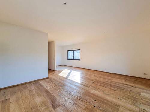 Wohnzimmer mit offener Küche - 