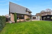 Rückansicht - Endlich Zuhause - Großzügiges Familienidyll in Heppendorf