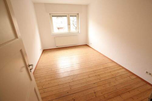 Zimmer 1 - 2 Zimmer Etagenwohnung zur Miete in Mannheim