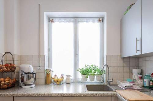 Helle Einbauküche - Etagenwohnung mit 68,10 m&sup2; in München zum Kaufen