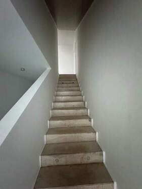 24a Treppe zum OG - Etagenwohnung mit 80,50 m&sup2; in Schönenberg-Kübelberg zum Kaufen