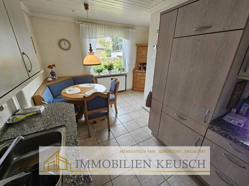 Große Küche mit Sitzgelegenheit - Einfamilienhaus mit 93,20 m&sup2; in Langwedel / Etelsen zum Kaufen