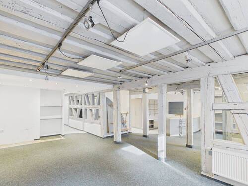 Ladenbereich 2 - 5 Zimmer Büro in Roth