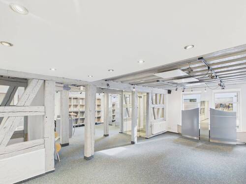 Ladenbereich 3 - Büro mit 111,00 m&sup2; in Roth zur Miete