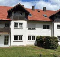 Großzügiges Wohnen im Erdgeschoss mit großem Garten in ruhiger und sonniger Lage - Neufahrn in Niederbayern