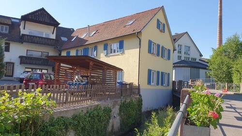 Straßenansicht - EFH mit ELW & Nebengebäude zentral in Kandern
