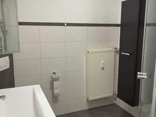Badezimmer EG - 5 Zimmer Einfamilienhaus in Rottenburg a. d. Laaber