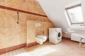 Badezimmer mit Fenster - 