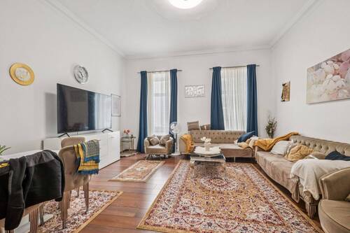 Wohnzimmer - 4 Zimmer Etagenwohnung zum Kaufen in Wiesbaden