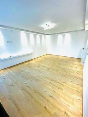 Bild 2 - 3 Zimmer Etagenwohnung zur Miete in Köln