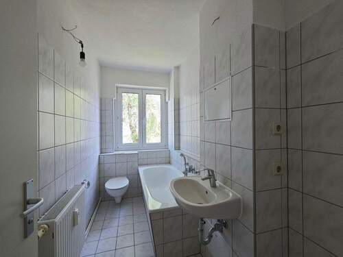 Tageslichtbad mit Wanne - 