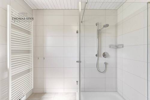 ...mit großer Dusche - 