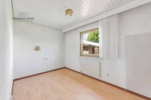 EG: Zimmer 2 - 