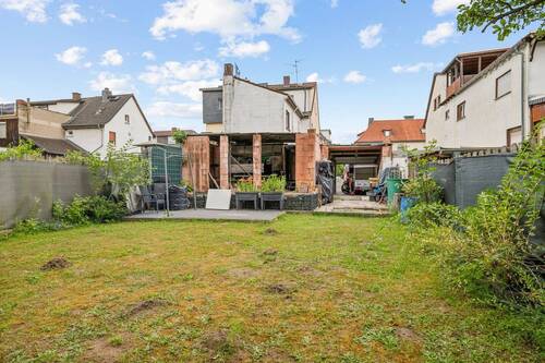 Garten mit Rohbau Anbau - 5 Zimmer Doppelhaushälfte in Rüsselsheim am Main