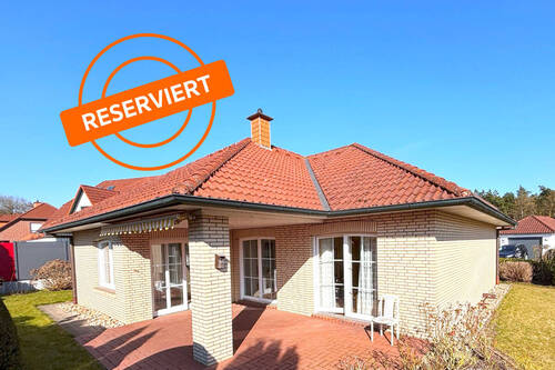 Titelbild reserviert - * RESERVIERT * Komfortables Wohnen auf einer Ebene - Attraktiver Einfamilienbungalow in Lohne