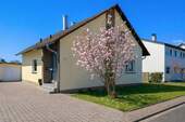 Haus mit Hof - 