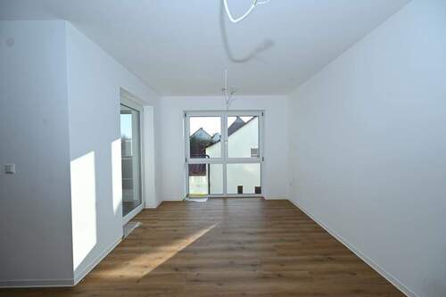 Heller Wohnbereich - Etagenwohnung mit 57,10 m&sup2; in Seubersdorf zur Miete