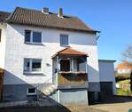 Frontansicht - ***reserviert*** Ansprechendes 1- 2 Familienhaus in Feldrandlage von Fritzlar-Ungedanken