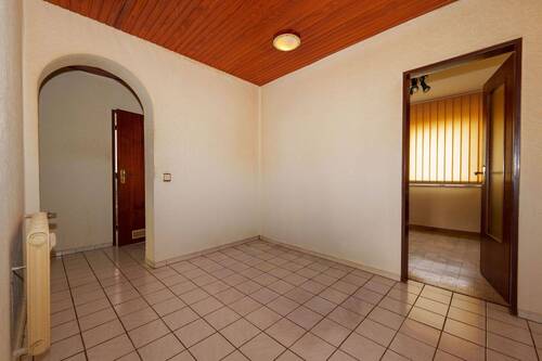 Diele - 3 Zimmer Etagenwohnung zum Kaufen in Neuss