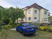 Einfahrt und Stellplätze - 1 Zimmer Mehrfamilienhaus, Wohnhaus in Dresden
