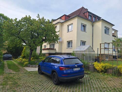 Einfahrt und Stellplätze - 1 Zimmer Mehrfamilienhaus, Wohnhaus in Dresden