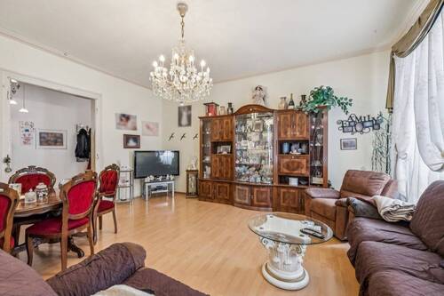 Wohnzimmer - 5 Zimmer Etagenwohnung zum Kaufen in Wiesbaden