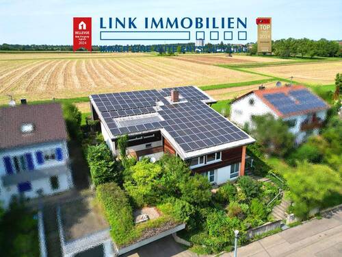 Titelbild - Perfekt für Familien: Architektenhaus mit Einliegerwohnung in Feldrandlage von Ostfildern-Nellingen!