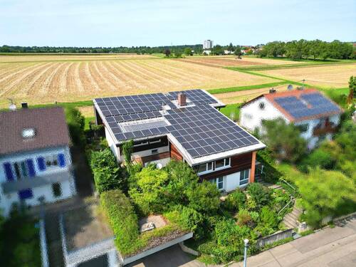 Vogelperspektive - 8 Zimmer Einfamilienhaus zum Kaufen in Ostfildern