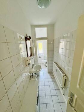 Bad - 8 Zimmer Büro in Berlin