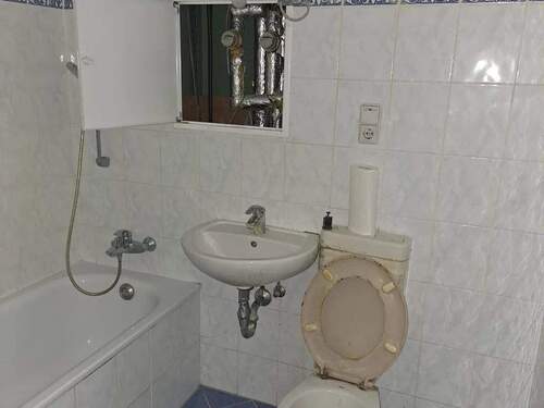 2a522b65-e5d1-41a8-9c7b-59aed8013e99 - 