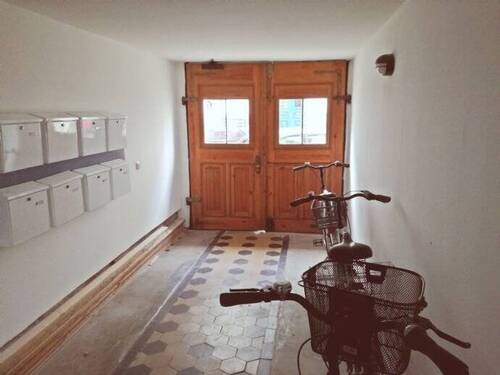 Stellplatz in der Tordurchfahrt - 