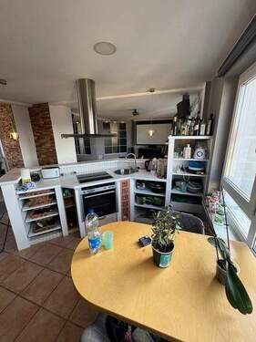 22 Wohnküche mit kleinem Essbereich - 