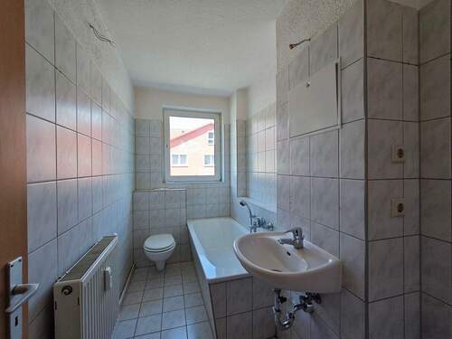 Tageslichtbad mit Wanne - 