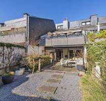 Charmantes Split-Level-Reihenendhaus in unmittelbarer Rheinnähe im Herzen von Düsseldorf-Benrath