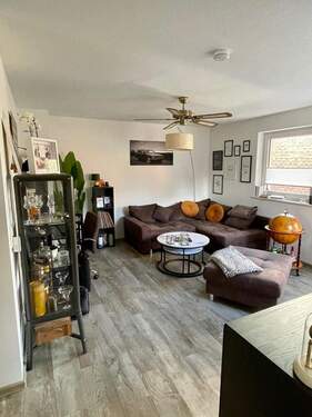 Wohnzimmer.JPG - 2 Zimmer Etagenwohnung in Lüneburg