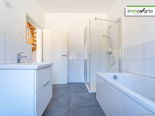 Bad mit Wanne und Dusche - Mehrfamilienhaus, Wohnhaus mit 150,00 m&sup2; in Magdeburg / Stadtfeld West zur Miete