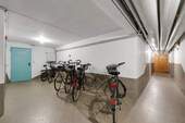 Kellerflur mit Fahrradabstellfläche - 